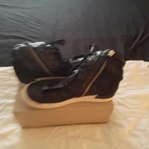 Men's sneakers - Picture 4 of 4